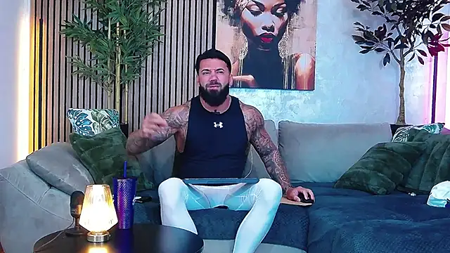 Snapshot of masterkingofmusclee chatting on May 13, 8:01 am masterkingofmusclee online show from May 13, 8:01 am