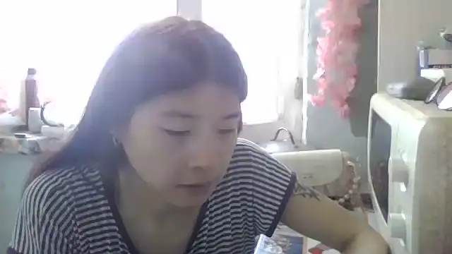 Snapshot of CarlyJoy chatting on June 24, 11:09 am CarlyJoy online show from June 24, 11:09 am