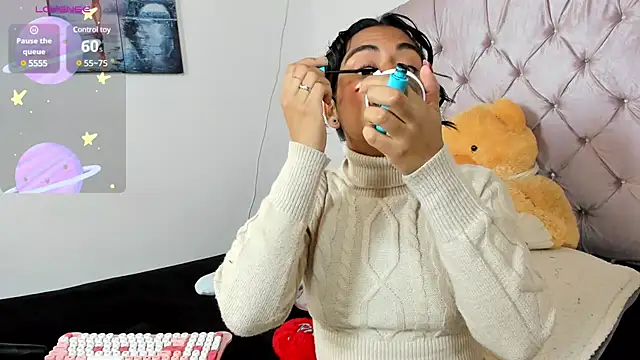 Snapshot of im_amber chatting on March 7, 12:56 pm im amber online show from March 7, 12:56 pm