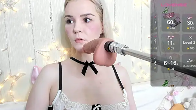 Kaya Devis online show from November 8, 4:45 am