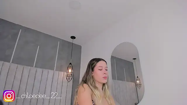 chloe d online show from January 19, 10:39 am