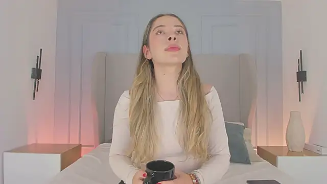 chloe d online show from June 9, 7:03 pm