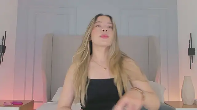 chloe d online show from June 11, 1:31 pm