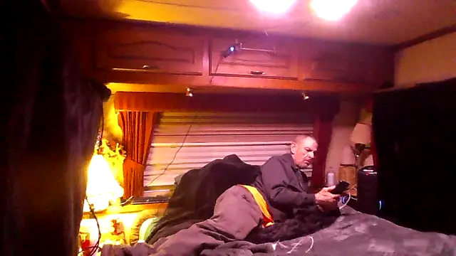 deepstroker42071 online show from March 17, 2:49 am