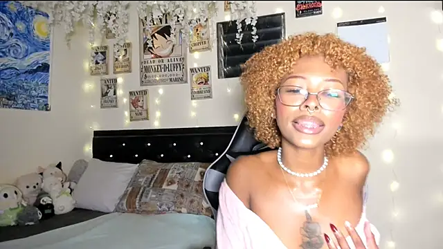 Snapshot of Cristal_Jonas@xh chatting on January 24, 1:35 am Cristal Jonasxh online show from January 24, 1:35 am