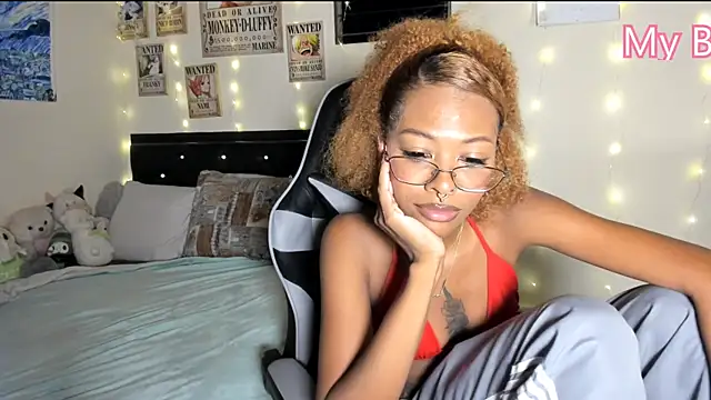 Snapshot of Cristal_Jonas@xh chatting on January 25, 2:04 am Cristal Jonasxh online show from January 25, 2:04 am