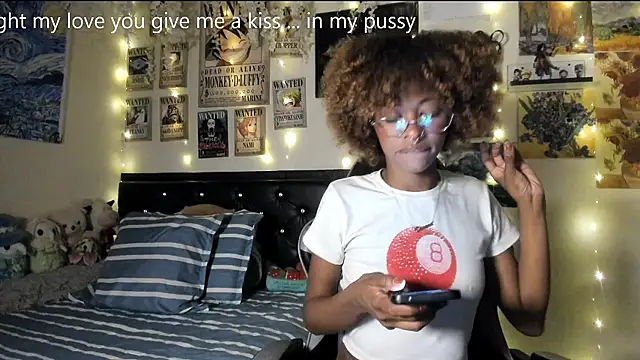 Snapshot of Cristal_Jonas@xh chatting on December 20, 2:40 am Cristal Jonasxh online show from December 20, 2:40 am