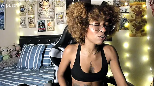 Snapshot of Cristal_Jonas@xh chatting on December 23, 3:48 am Cristal Jonasxh online show from December 23, 3:48 am