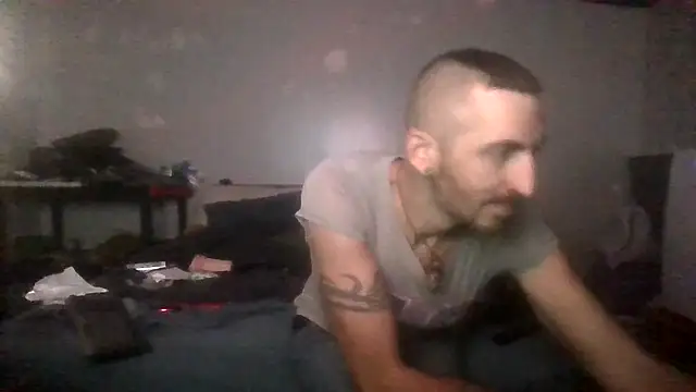 Snapshot of Bi_curious86 chatting on September 28, 1:22 am Bi curious86 online show from September 28, 1:22 am