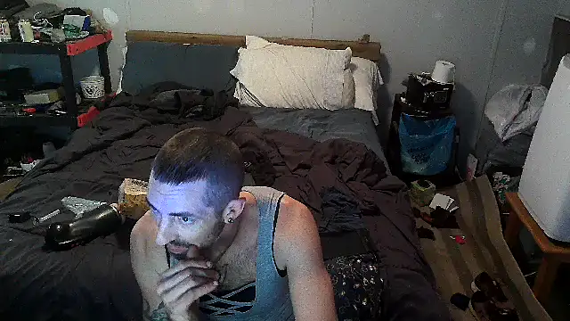 Snapshot of Bi_curious86 chatting on October 3, 9:45 pm Bi curious86 online show from October 3, 9:45 pm