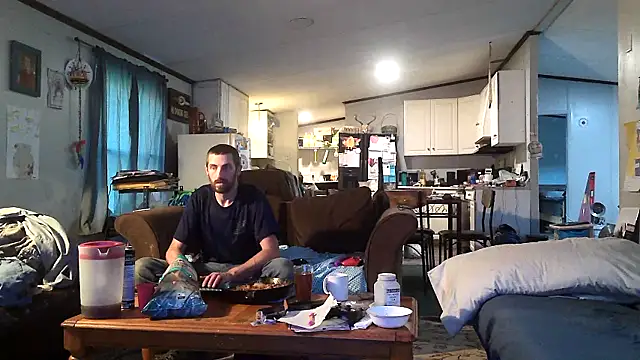 Snapshot of Bi_curious86 chatting on October 31, 9:49 pm Bi curious86 online show from October 31, 9:49 pm