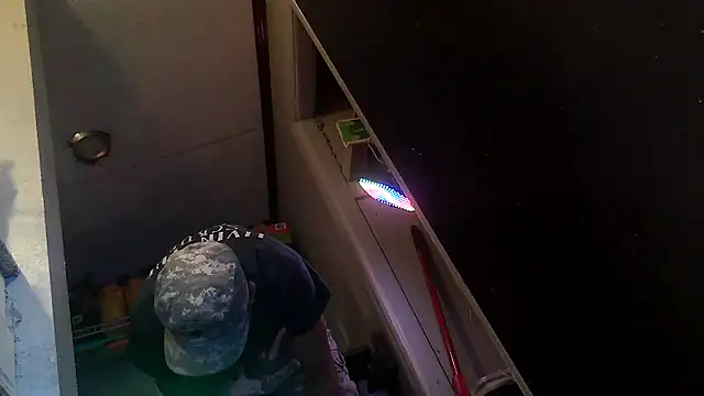 Snapshot of Bi_curious86 chatting on November 1, 10:01 pm Bi curious86 online show from November 1, 10:01 pm