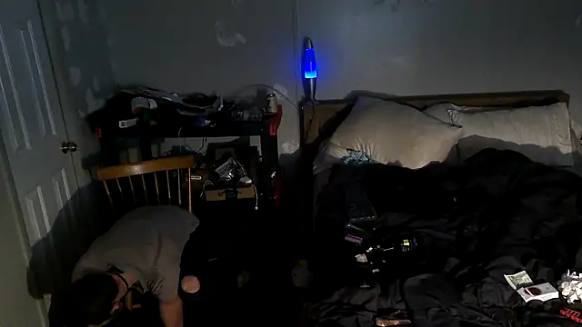 Snapshot of Bi_curious86 chatting on November 8, 2:34 am Bi curious86 online show from November 8, 2:34 am