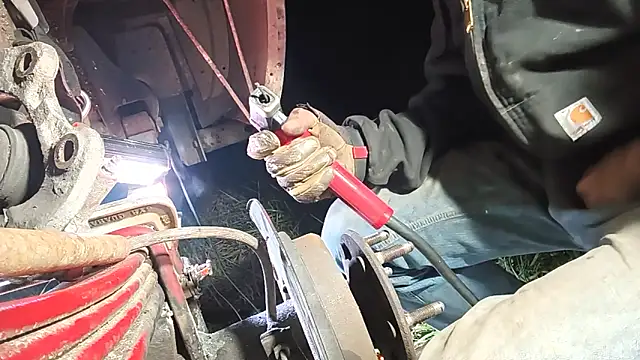 Snapshot of Bi_curious86 chatting on November 15, 1:58 am Bi curious86 online show from November 15, 1:58 am