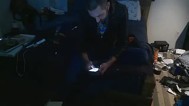 Snapshot of Bi_curious86 chatting on January 17, 3:55 am Bi curious86 online show from January 17, 3:55 am