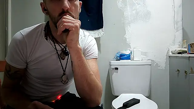 Snapshot of Bi_curious86 chatting on February 5, 4:39 am Bi curious86 online show from February 5, 4:39 am