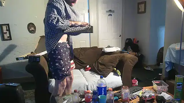 Snapshot of Bi_curious86 chatting on February 8, 7:50 pm Bi curious86 online show from February 8, 7:50 pm