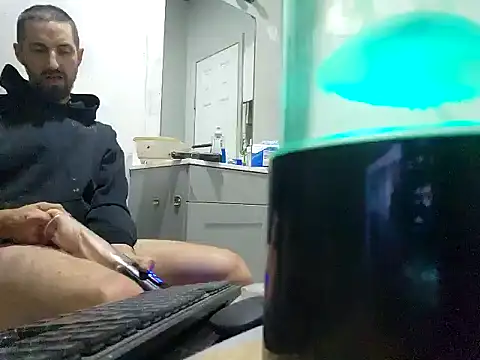 Snapshot of Bi_curious86 chatting on February 14, 2:03 pm Bi curious86 online show from February 14, 2:03 pm