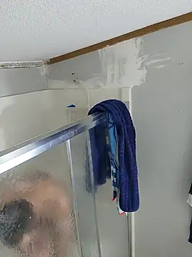 Snapshot of Bi_curious86 chatting on February 25, 6:50 pm Bi curious86 online show from February 25, 6:50 pm