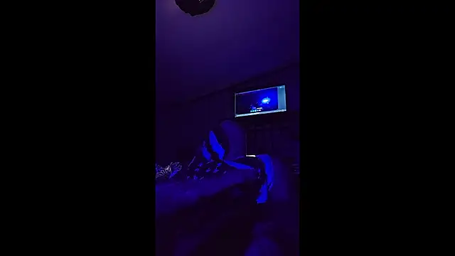 Snapshot of Bi_curious86 chatting on February 27, 6:02 am Bi curious86 online show from February 27, 6:02 am