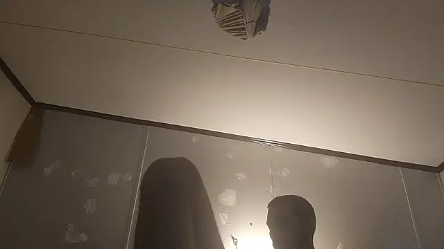 Snapshot of Bi_curious86 chatting on March 8, 7:28 pm Bi curious86 online show from March 8, 7:28 pm