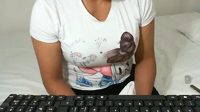 Snapshot of salome__milf chatting on February 21, 2:39 am salome milf online show from February 21, 2:39 am