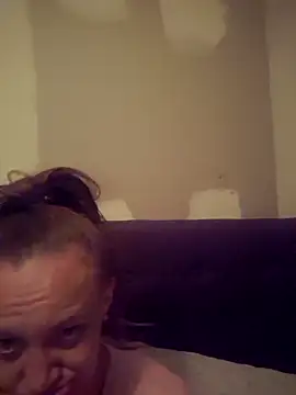 Snapshot of moodynympho chatting on February 15, 12:36 pm moodynympho online show from February 15, 12:36 pm