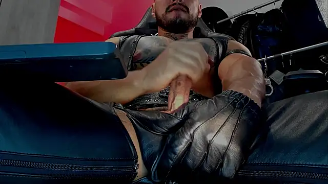 Snapshot of billyMayer_ chatting on January 24, 2:30 pm billyMayer online show from January 24, 2:30 pm