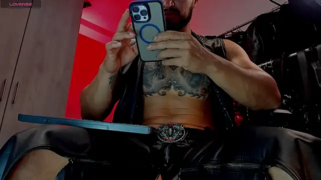 Snapshot of billyMayer_ chatting on March 2, 3:56 am billyMayer online show from March 2, 3:56 am