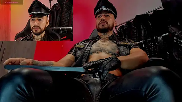 Snapshot of billyMayer_ chatting on March 5, 10:22 am billyMayer online show from March 5, 10:22 am