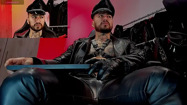 Snapshot of billyMayer_ chatting on March 6, 11:14 am billyMayer online show from March 6, 11:14 am