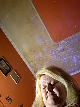 ducicsajsziii online show from February 18, 10:14 pm