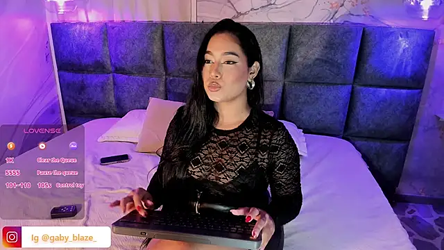 Snapshot of Gaby_Blaze chatting on December 9, 9:05 pm Gaby Blaze online show from December 9, 9:05 pm