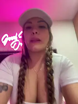 sexyyykloee online show from March 11, 5:57 am