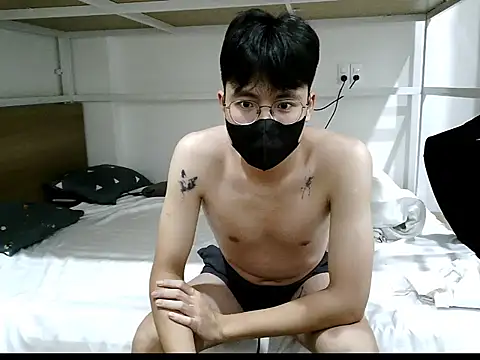 Gwencloudy online show from November 4, 3:00 pm