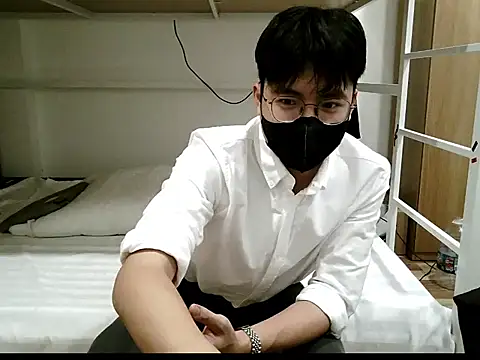 Gwencloudy online show from January 6, 5:38 pm