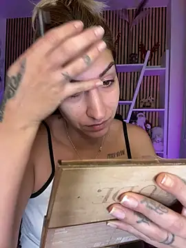 sofiah  online show from January 7, 7:22 am