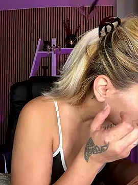 sofiah  online show from January 10, 7:21 am