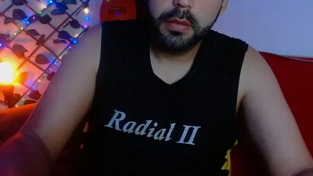 Snapshot of geeklatin88 chatting on November 5, 10:48 am geeklatin88 online show from November 5, 10:48 am