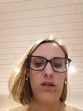 Madame Callie online show from June 20, 9:50 pm