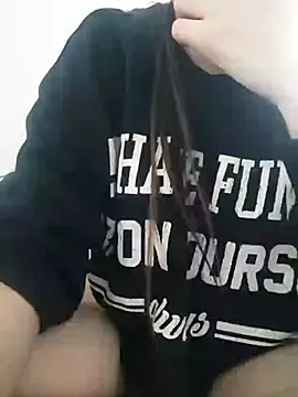 Snapshot of bruna_safadinhaa chatting on February 26, 5:07 pm bruna safadinhaa online show from February 26, 5:07 pm