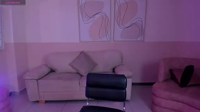 AlessiaCorleone  online show from January 31, 8:01 pm