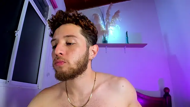 Snapshot of Juan_Castano chatting on November 18, 7:02 am Juan Castano online show from November 18, 7:02 am