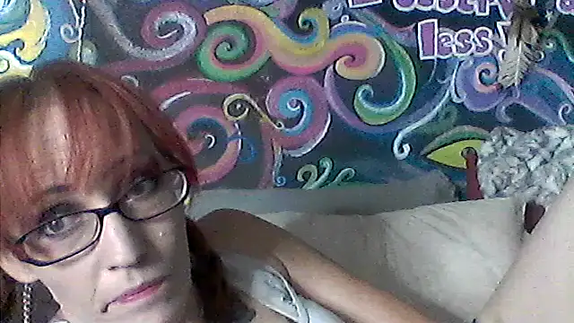 Snapshot of 4EyedSluttyGinger chatting on May 2, 11:32 pm 4EyedSluttyGinger online show from May 2, 11:32 pm