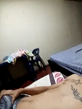 Snapshot of goldenboycol chatting on November 22, 1:04 am goldenboycol online show from November 22, 1:04 am