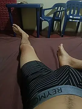 Snapshot of goldenboycol chatting on December 20, 2:51 am goldenboycol online show from December 20, 2:51 am