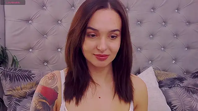 Snapshot of MeIisaLove chatting on November 21, 2:38 pm MeIisaLove online show from November 21, 2:38 pm