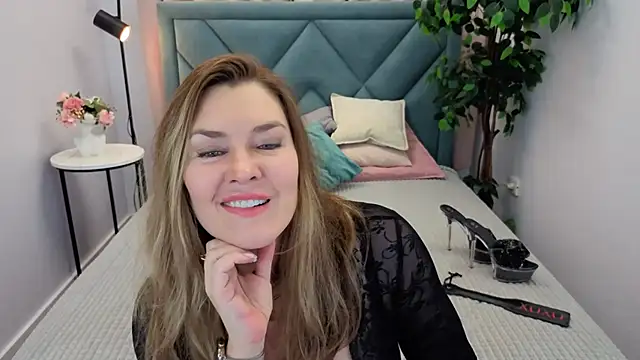 Adele Russo online show from March 1, 4:42 pm