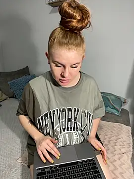 Snapshot of alexababy chatting on October 16, 6:36 am alexababy online show from October 16, 6:36 am