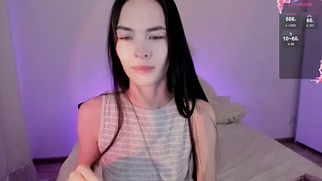 Snapshot of 666kisses chatting on December 19, 2:12 am 666kisses online show from December 19, 2:12 am